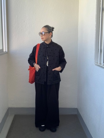 薄手で暖かい「チャイナカラーのジャケット」が冬のお気に入り！【岡本敬子さん60代ファッション】_img1