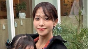 鷲見玲奈 1歳長女の初クリスマスディズニー写真を公開！長女とともに海賊船を眺める姿にファンほっこり「キラキラした表情が最高」 | めざましmedia | “好き”でつながる