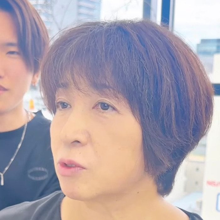 娘の結婚式に向けておしゃれな髪型になりたい女性が縮毛矯正に初挑戦!「可愛くなってる!」と笑顔爆発