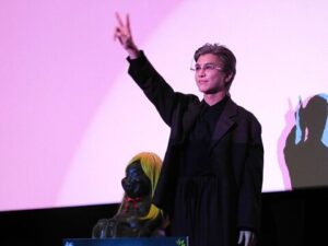 主演の岩田剛典が大阪での舞台挨拶に登壇!
映画『金髪』大阪舞台挨拶レポート – NEWS | ぴあ関西版WEB kinpatsu_sub3.jpg