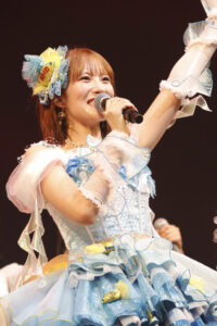 ＮＭＢ２代目キャプテン・小嶋花梨　涙の卒コン「グループを守れたことを誇りに」初代・さや姉も登場