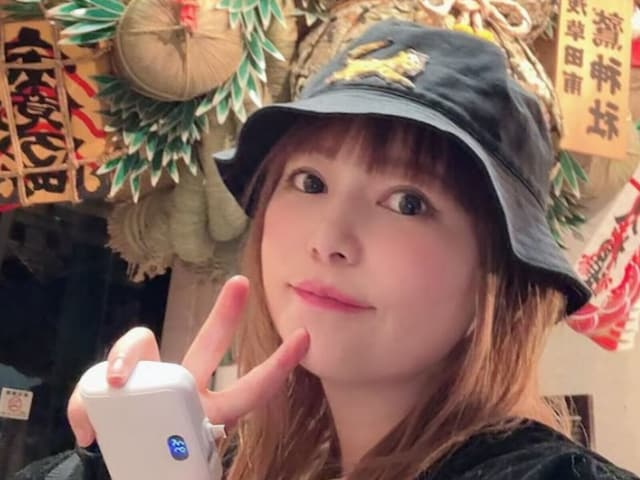 中川翔子、浅草 酉の市へ! 母親との顔出しショットに「半端じゃなく、お若いですね。同い年みたい」反響