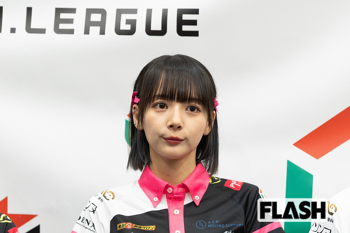 岡田紗佳“期間限定”イメチェンにファン悶絶…黒髪ロングで大人見えの新たな一面