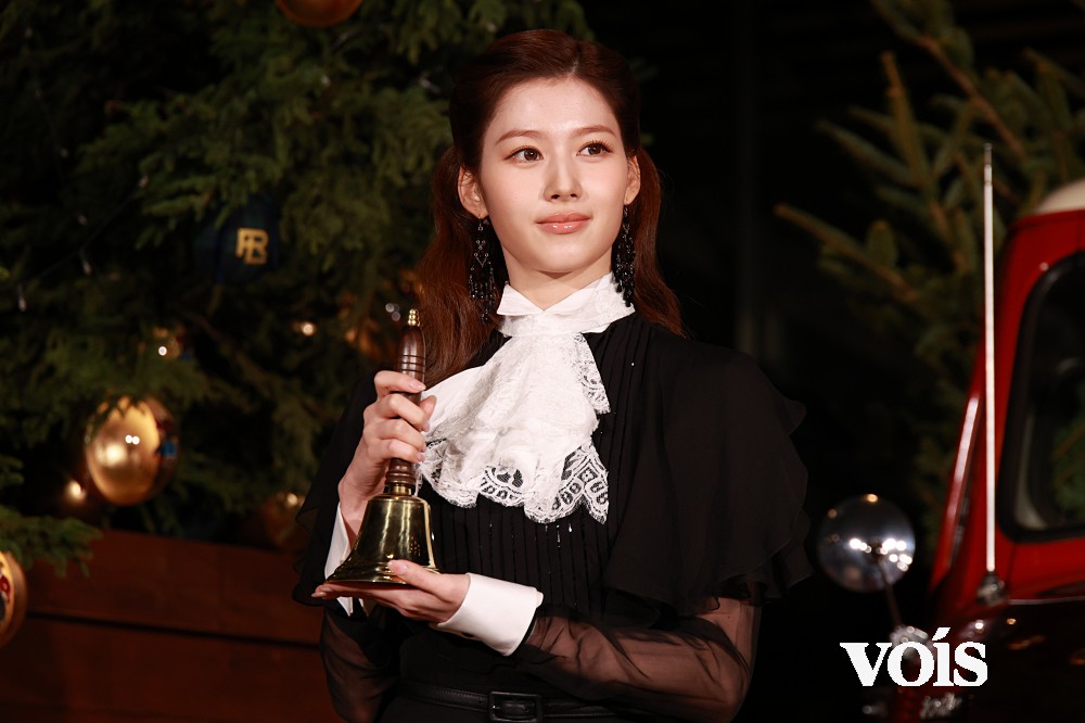 TWICE・SANA、ツリー点灯式「雪が綿菓子だったら…」メンバーへのギフトが可愛すぎる：ラルフ ローレン 東京ミッドタウン ツリー点灯式【エンタメ】