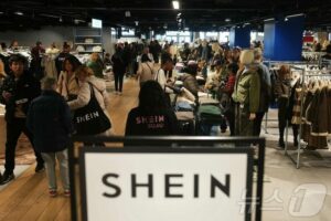 中国発ファッションEC「SHEIN」、韓国市場で急成長…「クーパン・ショック」で“Cコマース拡大”に拍車か 写真枚 国際ニュース:AFPBB News 中国発ファッションEC「SHEIN」、韓国市場で急成長…「クーパン・ショック」で“Cコマース拡大”に拍車か 写真枚 国際ニュース:AFPBB News