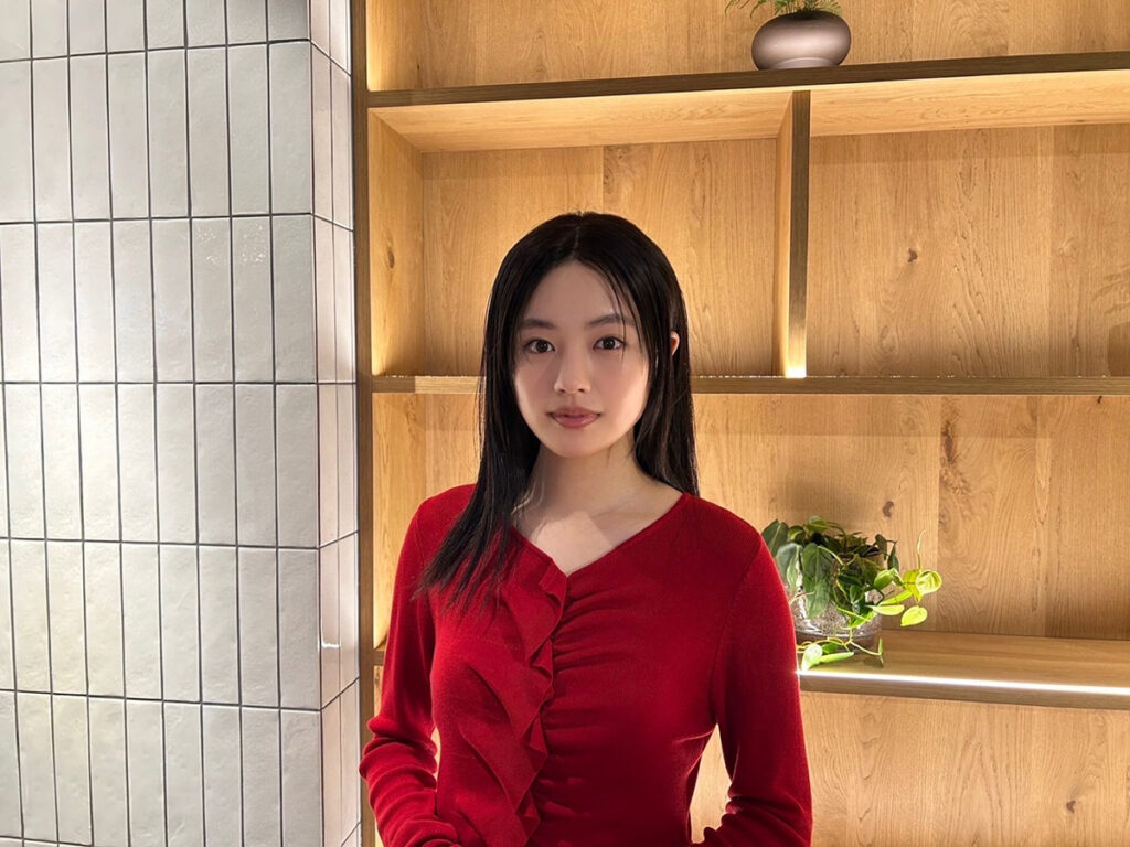 映画『ロマンティック・キラー』にも出演中の大注目俳優、上坂樹里が今のリアルな思いと音楽について語ってくれました！ (2025/12/25) ROCKIN'ON JAPAN 編集部日記 ｜音楽情報サイトrockinon.com(ロッキング・オン ドットコム)