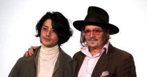 赤西仁、ジョニー・デップのイベントにサプライズ登場 「共通の知人がいて…」今夜は食事「きょうは暇で」 - オリコンニュース