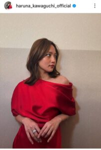 川口春奈の最新姿に「本当なの」「なんで」色気全開「たまらん」「ますます…」「その流し目」真っ赤なドレス絶賛 – スポーツ報知 真っ赤なドレス姿。川口春奈のインスタグラム(@haruna_kawaguchi_official)より