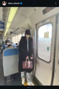 衝撃の電車移動! 観月ありさの“お忍びショット”に「びっくり」「目立つ」「オーラある」反響続々 – スポニチ Sponichi Annex 芸能 衝撃の電車移動! 観月ありさの“お忍びショット”に「びっくり」「目立つ」「オーラある」反響続々 - スポニチ Sponichi Annex 芸能