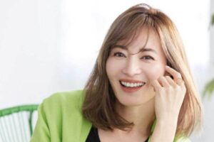 「どうせ彼女がいるんだろうな…」 新山千春、14歳年下夫とのアプリ婚を回想（ENCOUNT） - Yahoo!ニュース