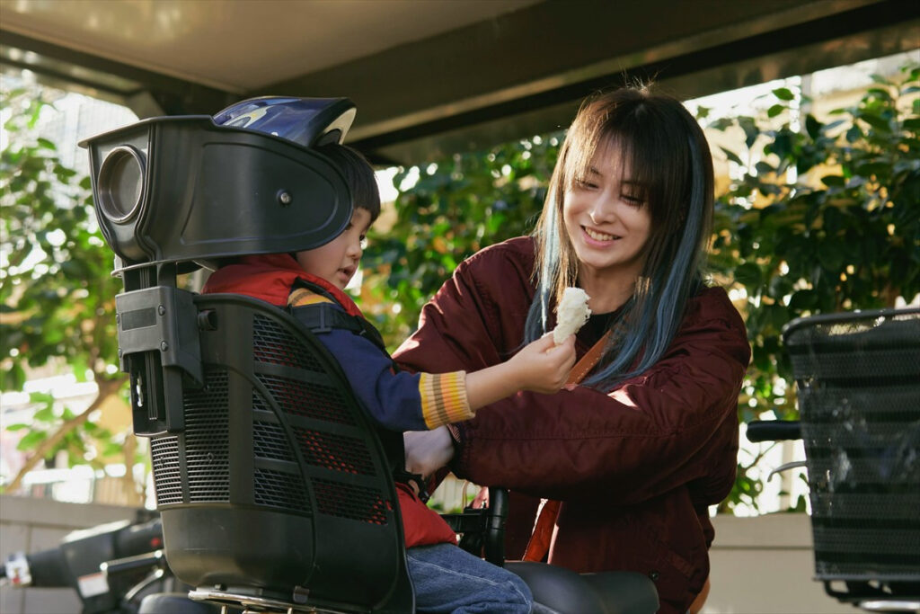 北川景子主演『ナイトフラワー』、北川の笑顔と涙のクランクアップを収めたメイキング映像解禁 “母の愛”を体現した圧巻のシーンも - クランクイン！