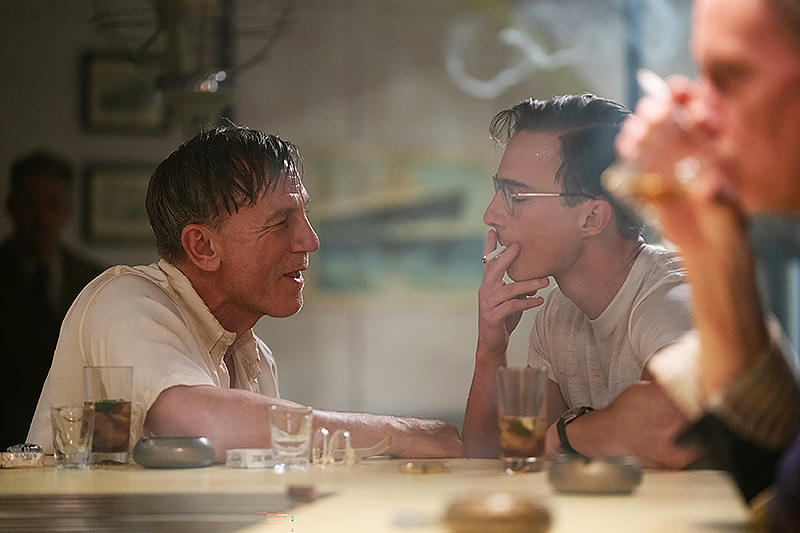 「「黄色」と「藤色」」クィア QUEER きりんさんの映画レビュー（感想・評価） - 映画.com