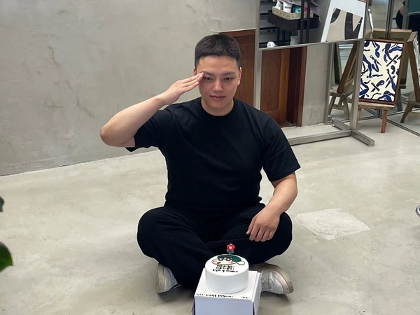 子役出身俳優ヨ・ジング、入隊前日に“坊主頭”公開！1年6カ月の兵役スタート【PHOTO】 | cinemacafe.net