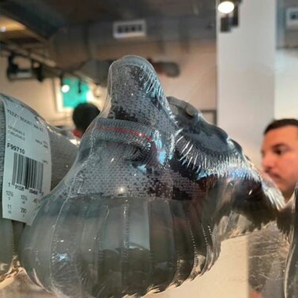 アディダス、Yeとの提携破綻を巡る訴訟の控訴審で勝訴 – FashionNetwork 日本 アディダス、Yeとの提携破綻を巡る訴訟の控訴審で勝訴 - FashionNetwork 日本