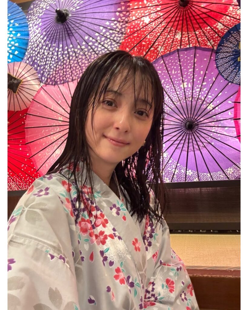 あの国民的女優が濡れ髪のまま浴衣で微笑む…“無防備な瞬間”にファン悶絶 | 話題の投稿 | スポーツブル (スポブル) あの国民的女優が濡れ髪のまま浴衣で微笑む…“無防備な瞬間”にファン悶絶 | 話題の投稿 | スポーツブル (スポブル)