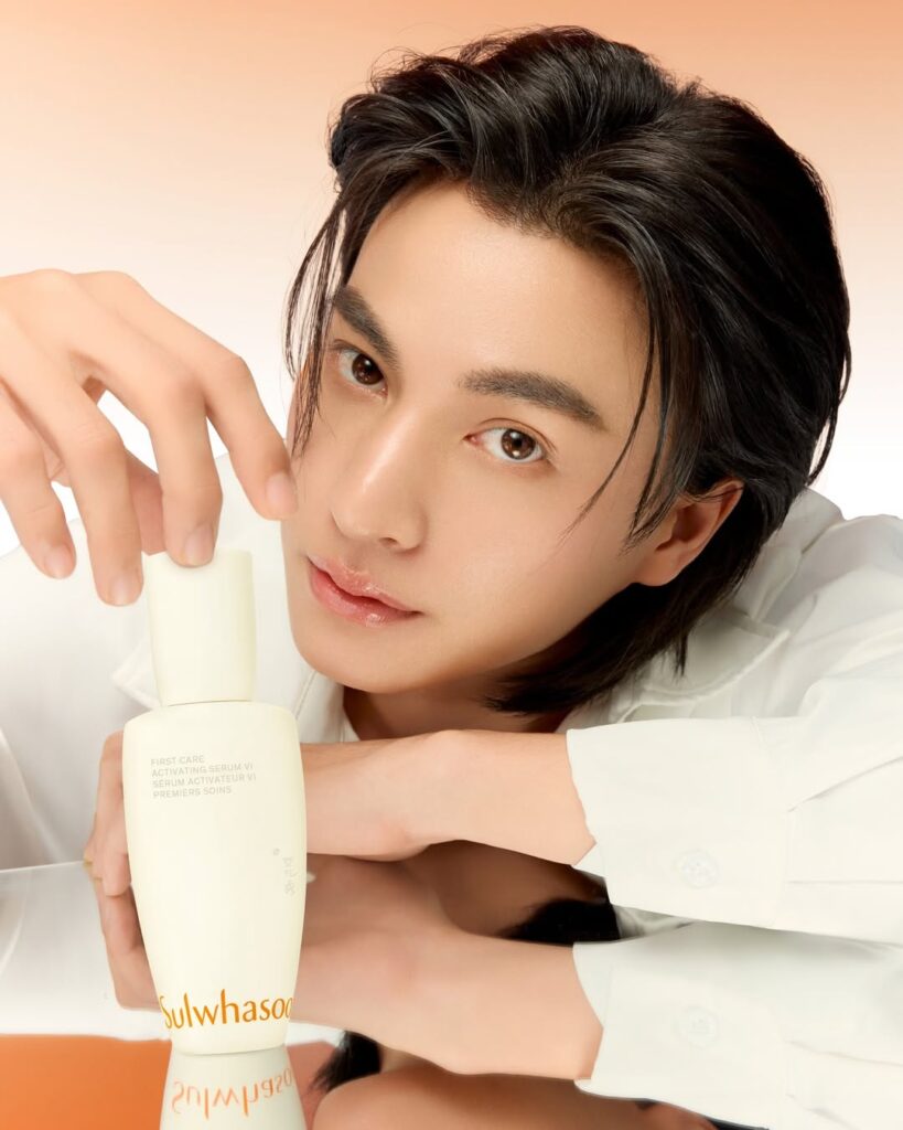 タイの人気俳優ガルフ・カナウット、Sulwhasoo(ソルファス)の最新ビジュアル公開!しなやかな佇まいで新年のスキンケアを提案 – タイナウ! Thainow タイナウ! Thainow