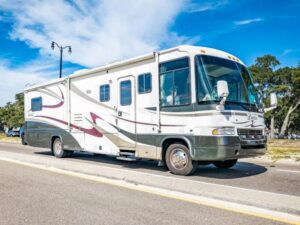 テレビ番組「ザ・プロフィット」と「ザ・フィクサー」のスター、マーカス・レモニスが、キャンピング・ワールドのCEOを退任 - Benzinga Japan