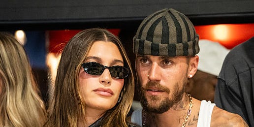 ジャスティン＆ヘイリー・ビーバーが来日中！ 築地で食べ歩く姿などが目撃される - ELLEgirl