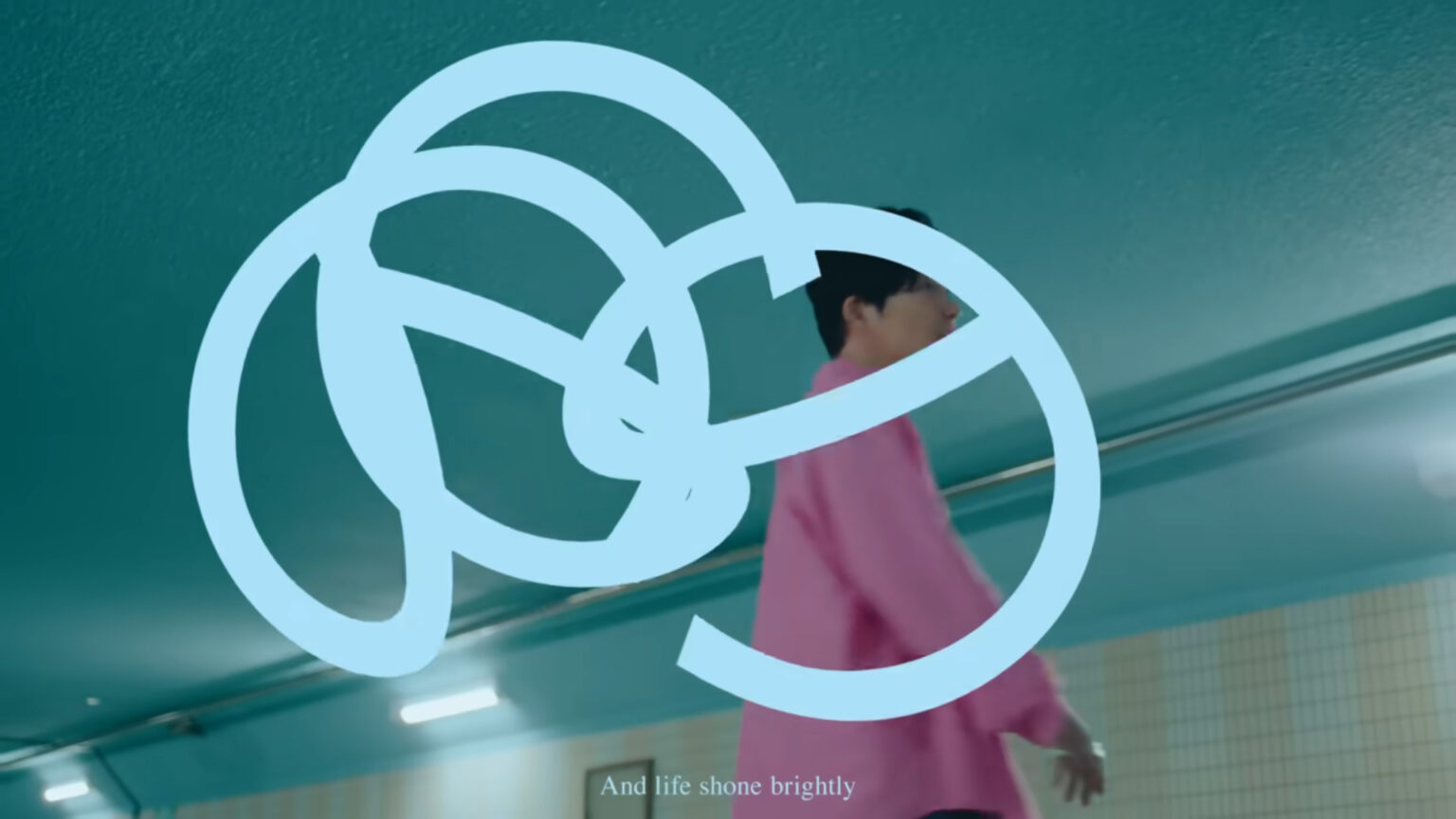 塚田優｜フローティング・タイポグラフィ──星野源「Star」MV（監督：岡本太玖斗）について（後編） – artscape