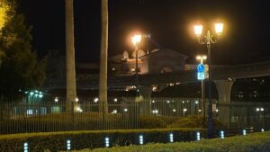 東京ディズニーシー「ミラコスタ」に“包丁男”侵入か ホテル宴会場に現れ逃走 警察が30～40代くらいの男の特徴を公開し行方追う - TBS NEWS DIG