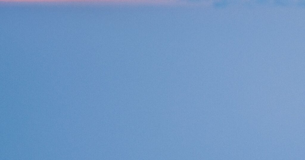 監督・是枝裕和で「ルックバック」実写映画化！2026年公開、藤本タツキも信頼寄せる - ナタリー