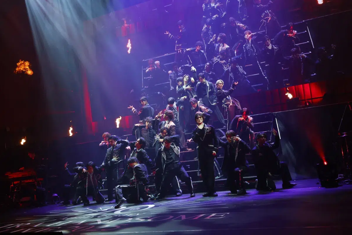 アミューズ所属俳優によるファン感謝祭「ハンサムライブ」大熱狂の中、20年の歴史に一度幕を下ろすパシフィコ横浜国立大ホールにて 全3公演、約12,000人を動員 最終公演にはスペシャルゲストも登場！