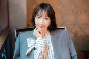 元宝塚星組トップ同士の待ちわびた共演…柚希礼音退団１０年、久しぶりに男性演じる | Lmaga.jp