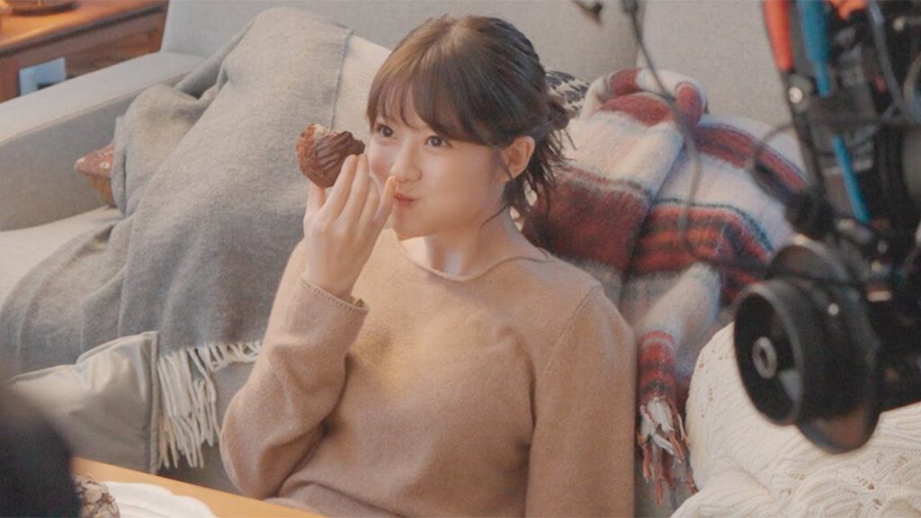 今田美桜、ドーナツを頬張りとろけ顔　“ミスド×ゴディバ”コラボ商品発売　ミスタードーナツ新CM「Mister Donut×GODIVA 『甘やかしていい日。』篇」