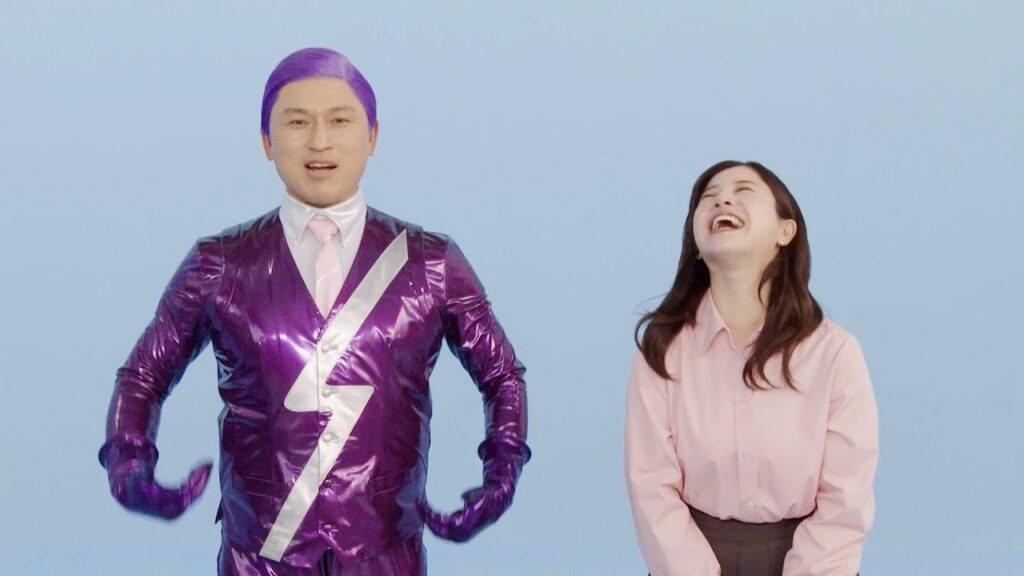 吉高由里子＆オードリー春日、16年ぶりのCM共演で爆笑インタビュー　分厚い春日の胸板に「こんな厚かったっけ…？」　アレグラFX新TVCM『トゥースなアレグラ人』篇