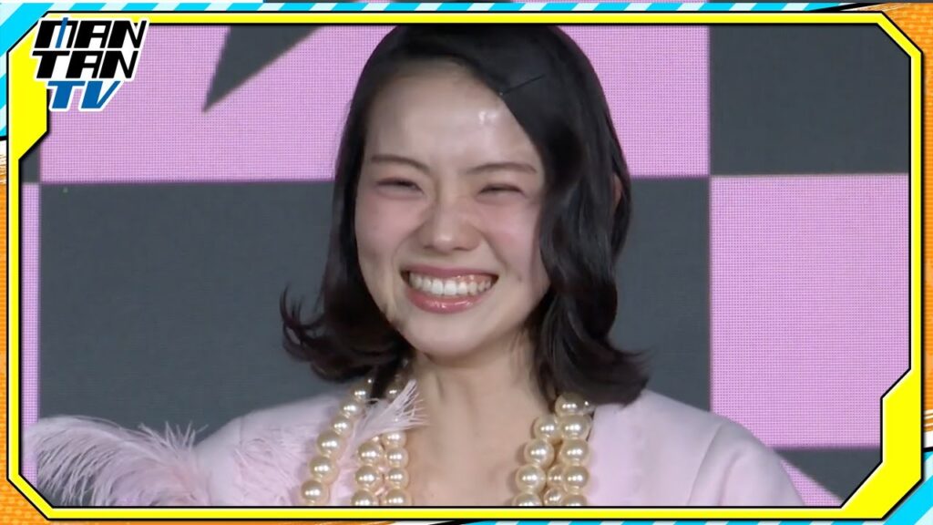 志田こはく、“デコ出し”姿で魅了　佐久間宣行がコメディーセンスを絶賛「一瞬で持っていくパワー」　　「NYLON'S NEXT 2026 AWARDS」授賞式