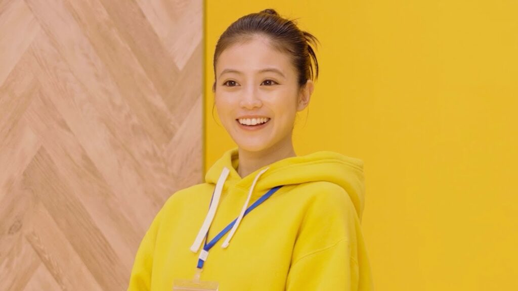 今田美桜、踊りながら登場する松平健＆に腰元ダンサーズに驚き＆にっこり！　「タウンワーク」新CM＋メーキング＋インタビュー