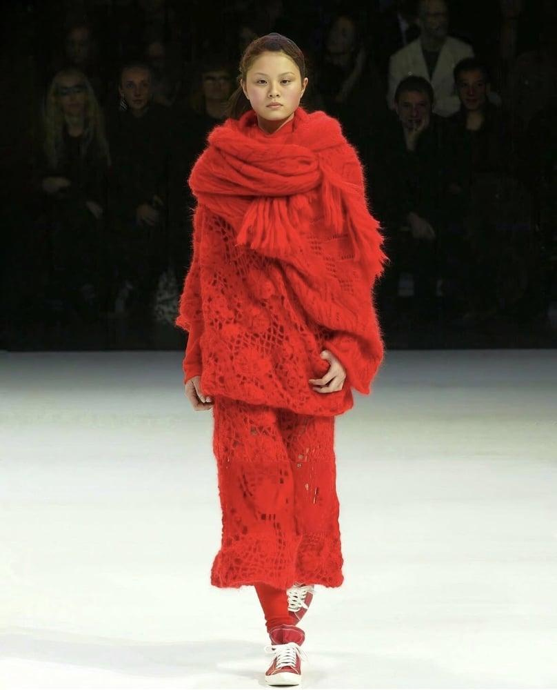 ヨウジヤマモト 2003年秋冬（リリー・エ・シー）