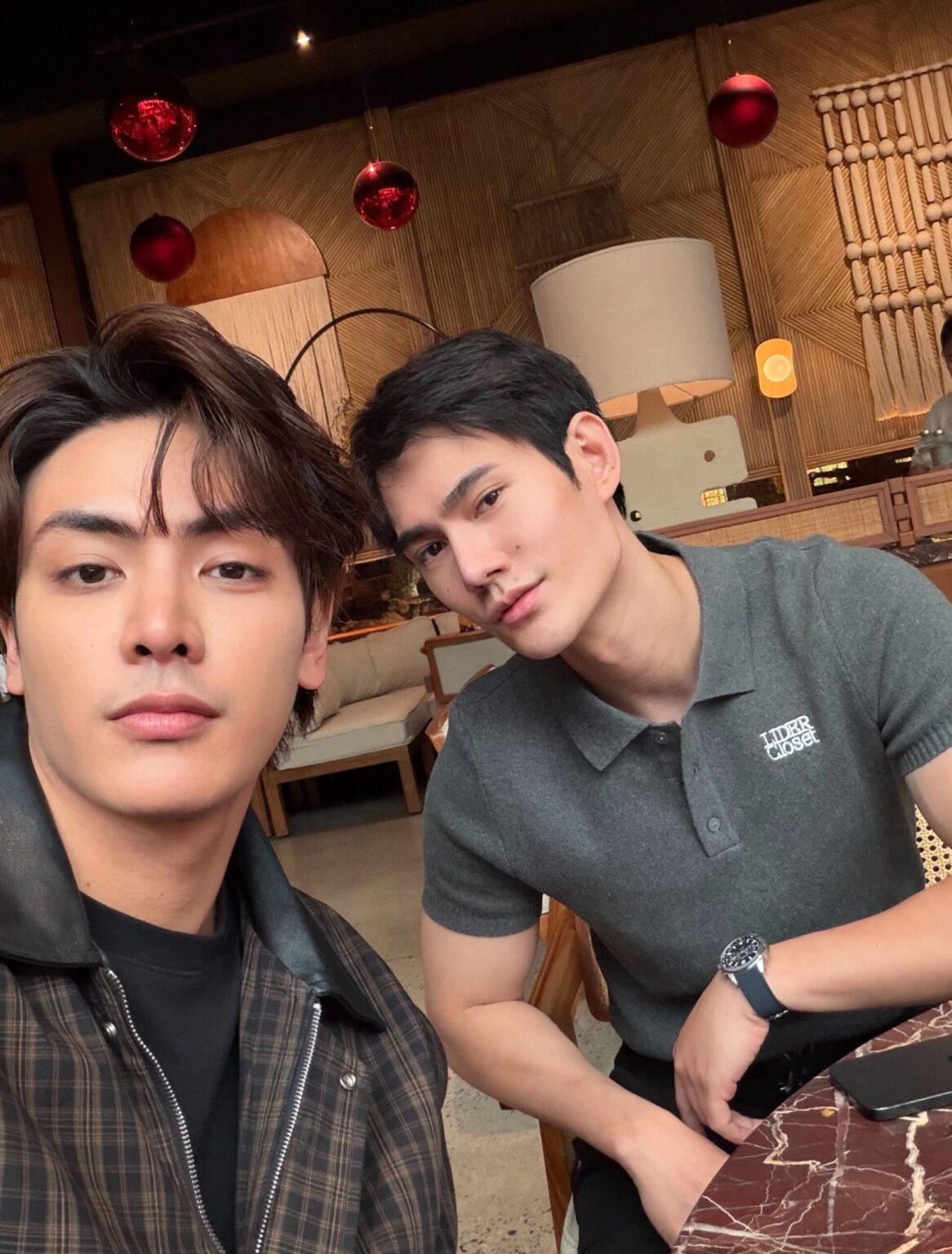 タイ俳優パベル(Pavel)、カフェでの最新ショット公開。撮影はJoong?“Bros”な関係性に注目! – タイナウ! Thainow タイナウ! Thainow