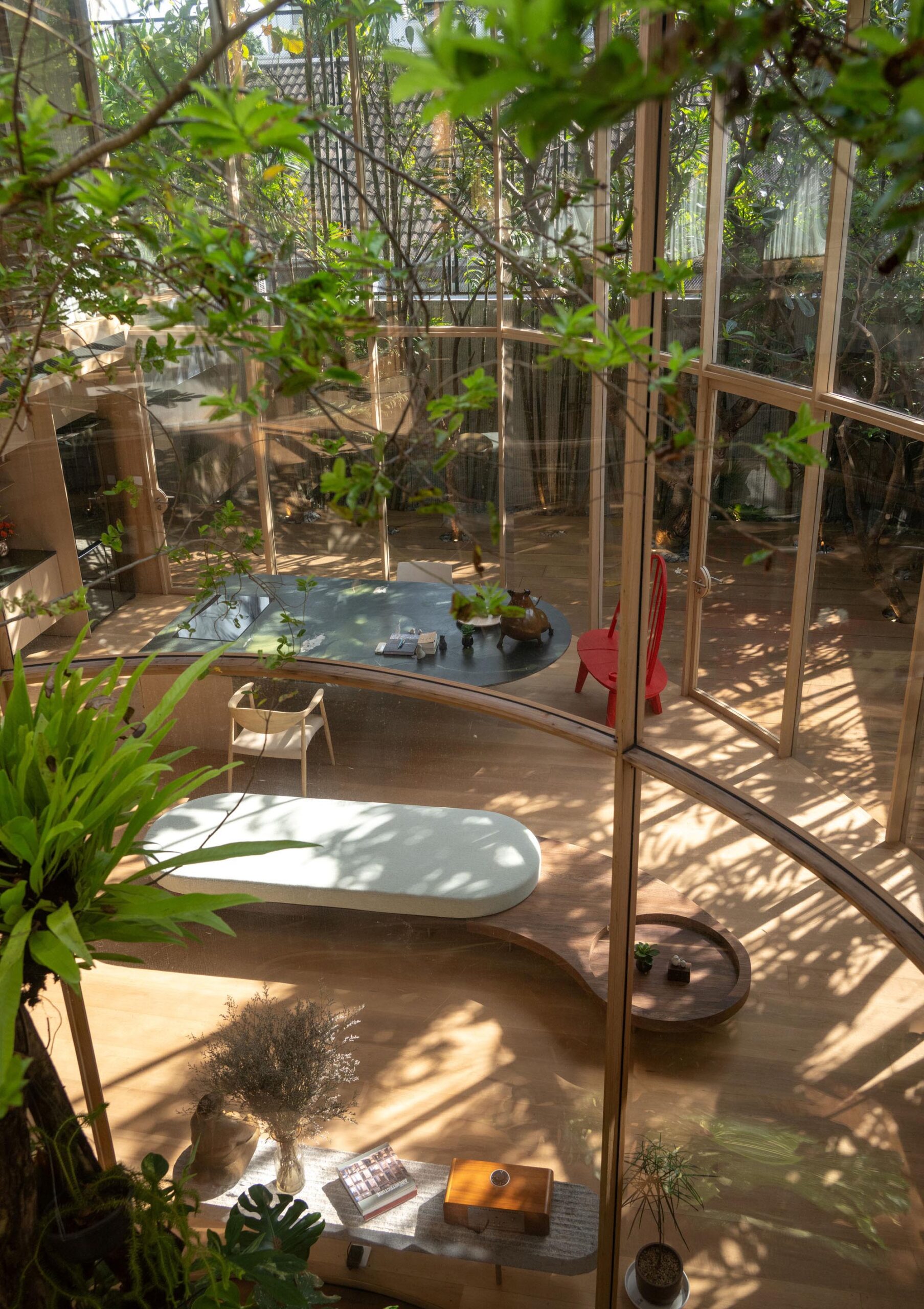 〈テラリウムハウス(Terrarium House)〉Unknown Surface Studio