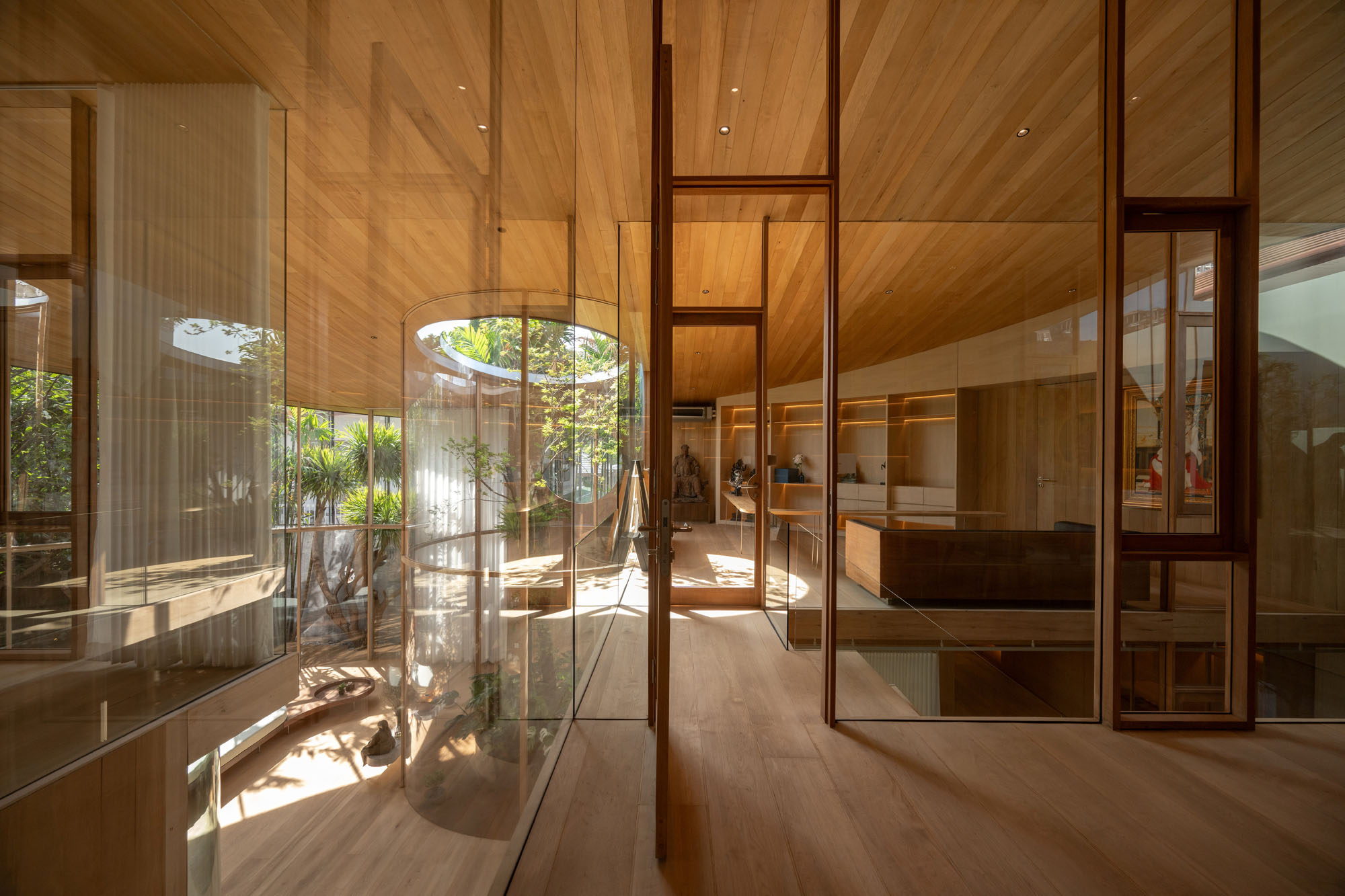 〈テラリウムハウス(Terrarium House)〉Unknown Surface Studio