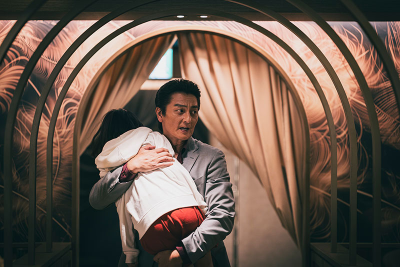 配信が始まった『龍が如く Powered by 日本統一』にはゲーム画面と実写を組み合わせたシーンが存在 天下一通りなどのお馴染みの風景が登場