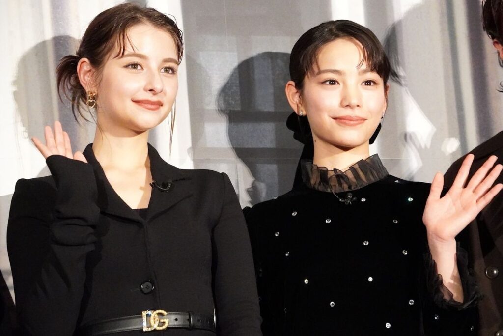 當真あみ＆嵐莉菜、夢追う少女に感涙『パリに咲くエトワール』完成披露で友情秘話も告白｜最新の映画ニュースならMOVIE WALKER PRESS
