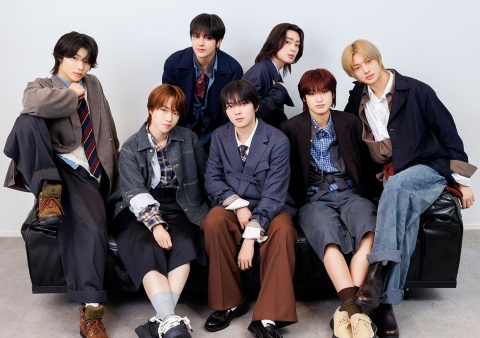 NAZE／左からユウヤ、アト、ターン、ドヒョク、カイセイ、キムゴン、ユンギ（写真／中川容邦）