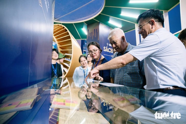  Đường sách Tết - Ảnh 5.