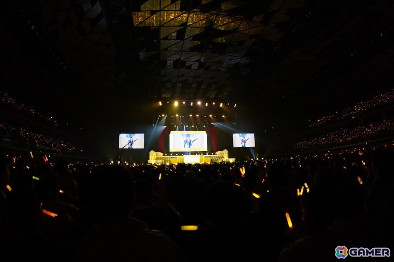 ブラスバンド、ダンサー、バンドによる演奏・演出で「学マス」の音楽を幅広く堪能できた「初星音楽祭」DAY1レポートの画像