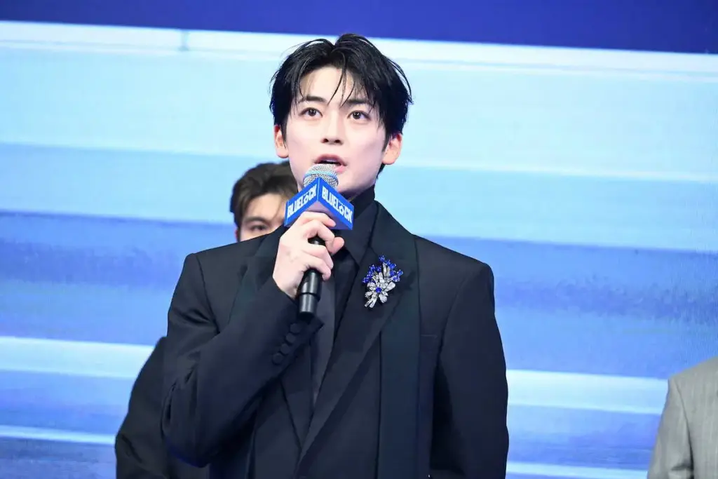 高橋文哉 主演映画「ブルーロック」で「新しい風を吹かせる自信ある」サッカー未経験、1年半猛練習 – スポニチ Sponichi Annex 芸能 高橋文哉 主演映画「ブルーロック」で「新しい風を吹かせる自信ある」サッカー未経験、1年半猛練習 - スポニチ Sponichi Annex 芸能