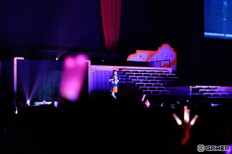 ブラスバンド、ダンサー、バンドによる演奏・演出で「学マス」の音楽を幅広く堪能できた「初星音楽祭」DAY1レポートの画像