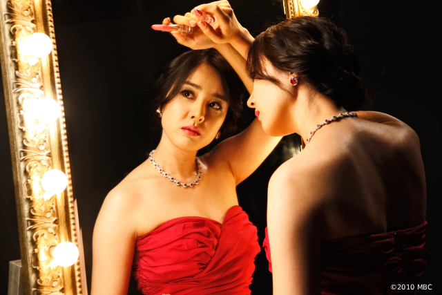 その色は「誘惑」か「宣告」か？　韓国ドラマ「ピンクのリップスティック」に隠された残酷な二面性