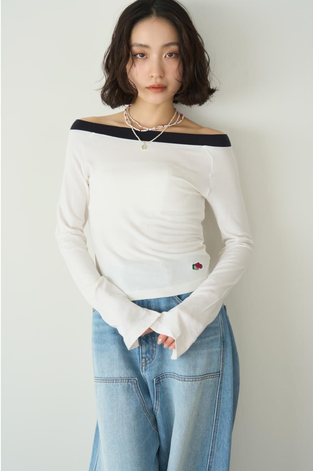 2WAYオフショルダートップス ホワイト×ブラック 8,910円