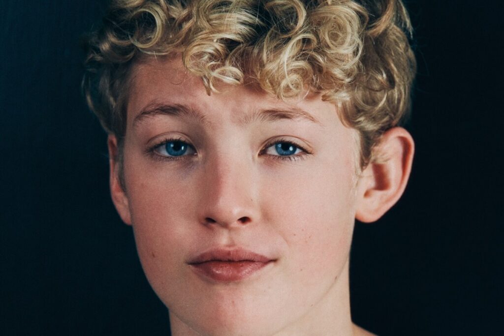 『ハリー・ポッター』ドラマ版でドラコを演じる14歳ロックス・プラットとは? – 海外ドラマNAVI ディズニープラス