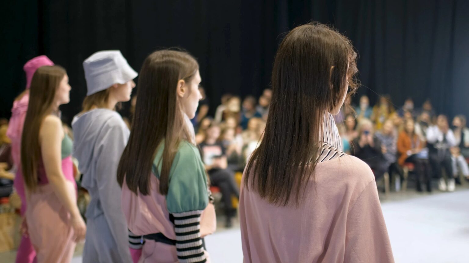 パリ ファッションウィーク