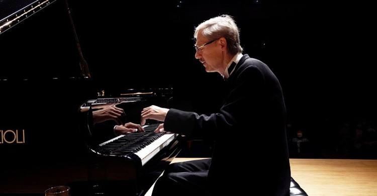 映画批評「ブーニン 天才ピアニストの沈黙と再生」 シネマ散歩 | カナロコ by 神奈川新聞