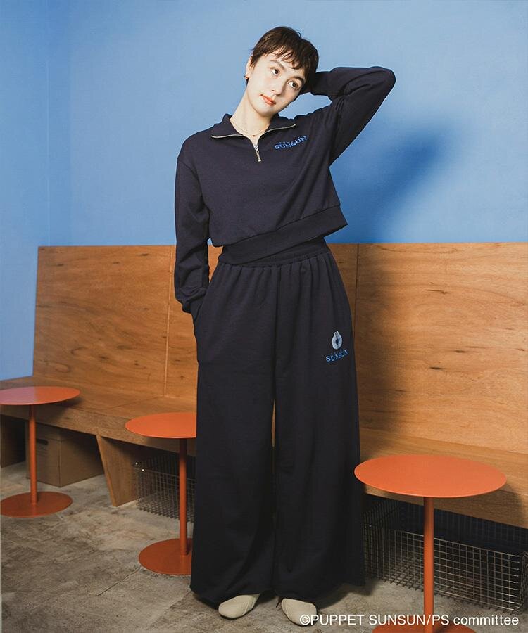 別注 スンスン ハーフジップスウェット ネイビー 6,600円／別注 スンスン スウェットパンツ ネイビー 6,600円