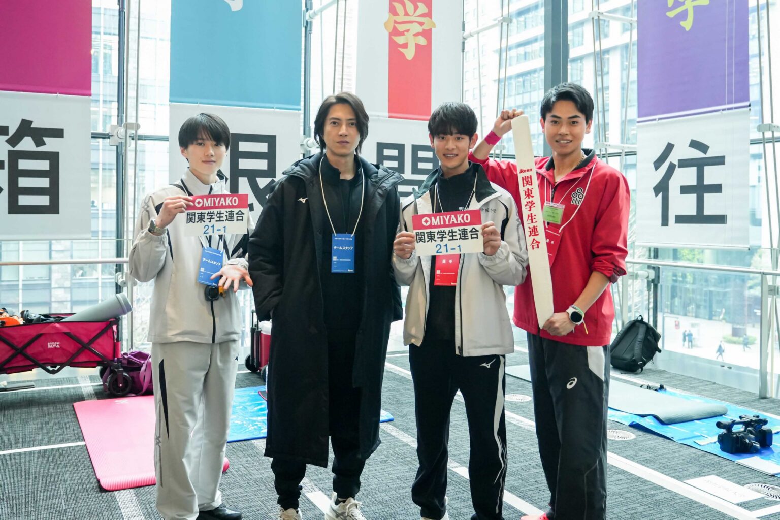 『俺たちの箱根駅伝』山下智久がクランクイン 小林虎之介、菅生新樹ら注目若手俳優に合流 | ENCOUNT 奥智哉、山下智久、小林虎之介、菅生新樹(左から)【写真:(C)日本テレビ】
