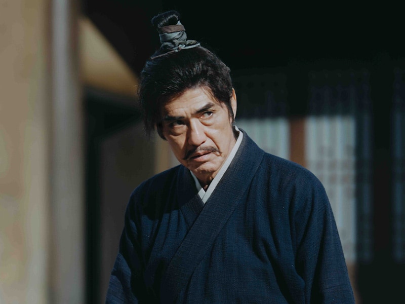 王進（演：佐藤浩市 ※友情出演）